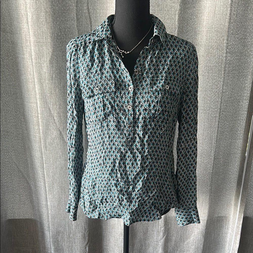 White House Black Market Silk Green Fitted Long Sleeve Button Down Shirt